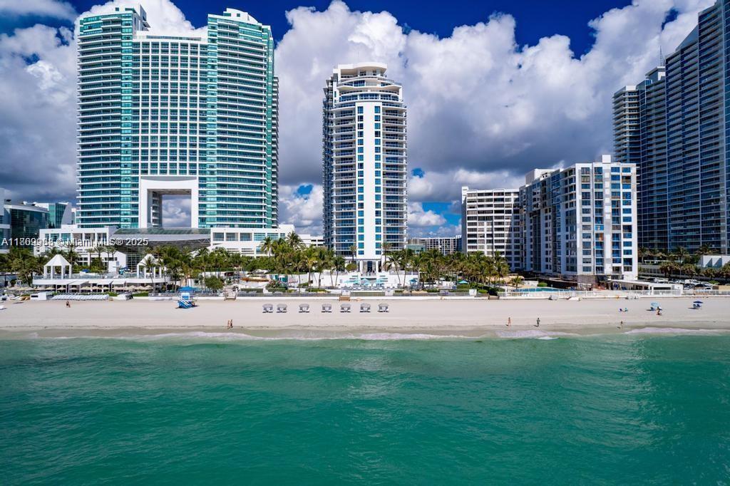 DIPLOMAT OCEANFRONT LUXURY, FURNISHED RESIDENCE. OVER 2,600 SF OF PURE BLISS! PRIVATE ELEVATOR & FOYER ACCESS TO YOUR NEW HOME! PRIVATE BEACH ACCESS AND FABULOUS AMENITIES. Spectacular Views Throughout This Residence That You Will Love Calling HOME! This Annual Residence Comes Fully Furnished and Ready For Your To Enjoy. Parking Is Under The Building.