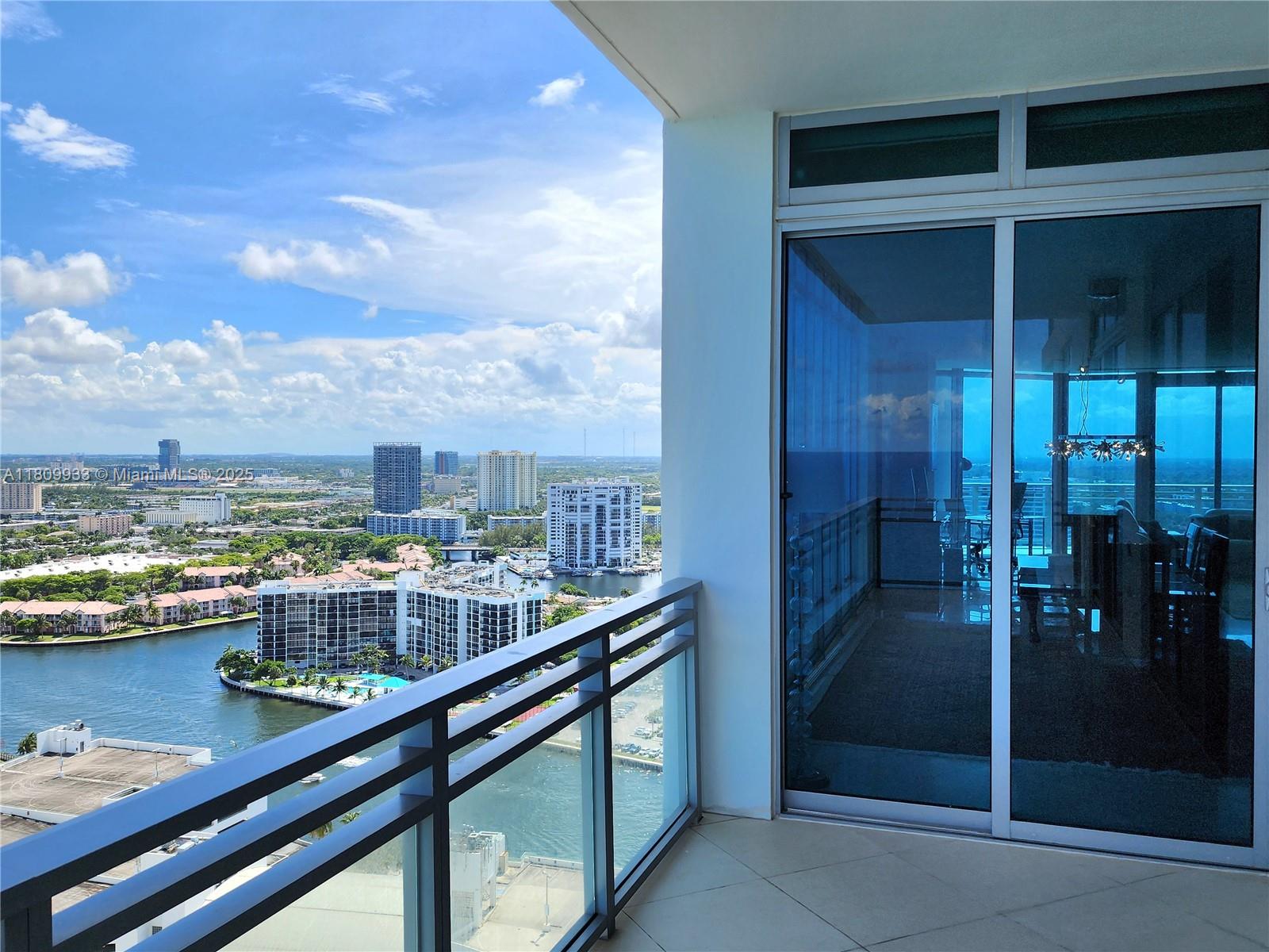 DIPLOMAT OCEANFRONT RESID - Residential Lease