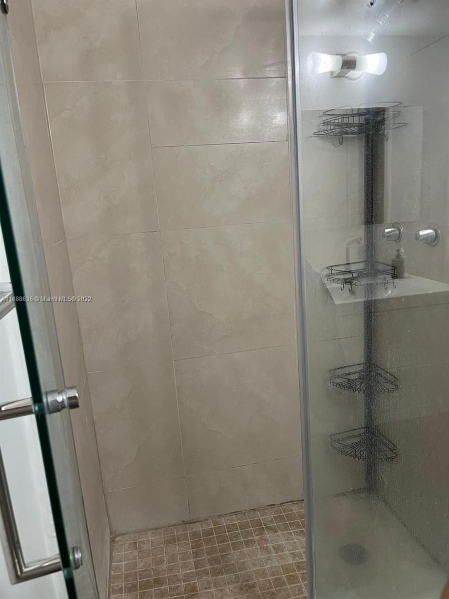 HAMPTON ON WASHINGTON AV - Residential