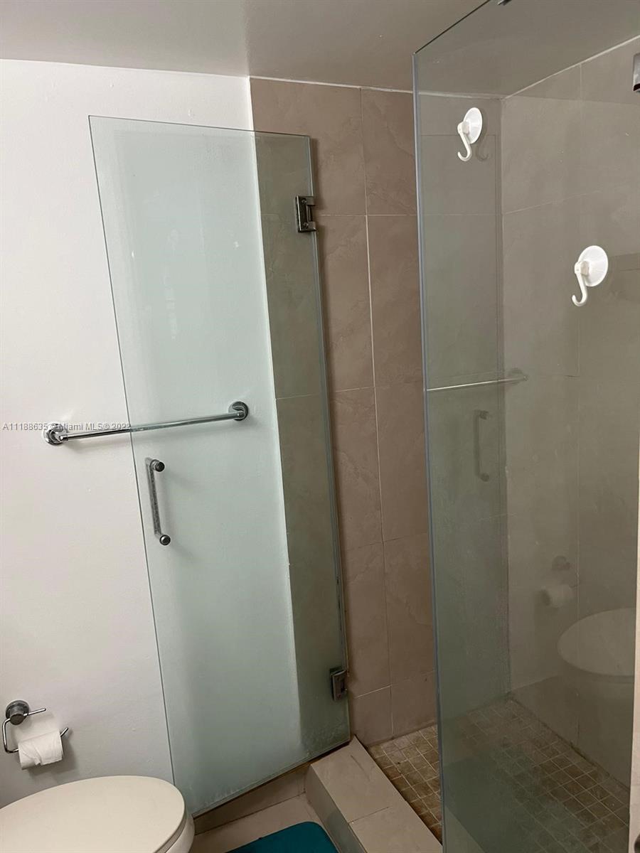 HAMPTON ON WASHINGTON AV - Residential