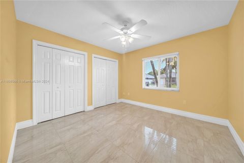 Single Family Residence in Miami FL 15835 144th Ct 13.jpg