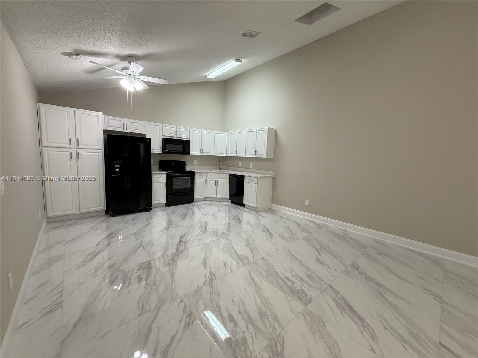 WESTWOOD GARDENS 3 - Residential
