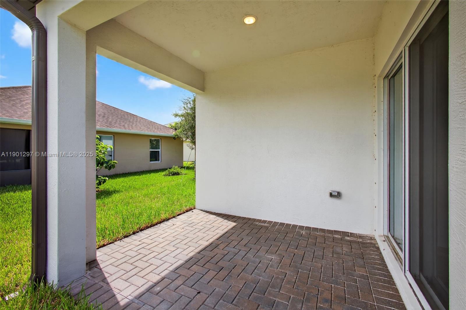 PALM BREEZES PHAE 3A - Residential Lease