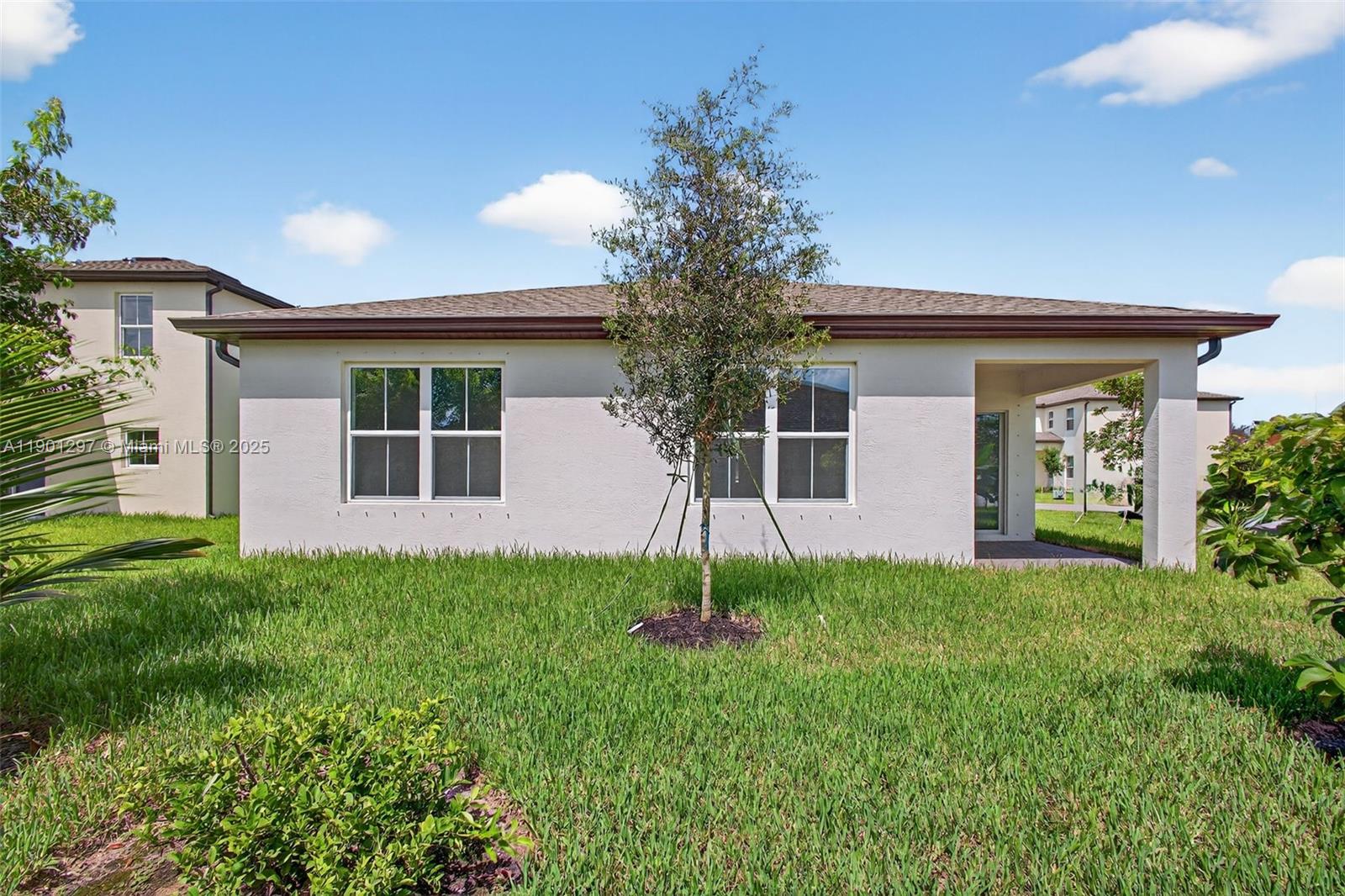 PALM BREEZES PHAE 3A - Residential Lease