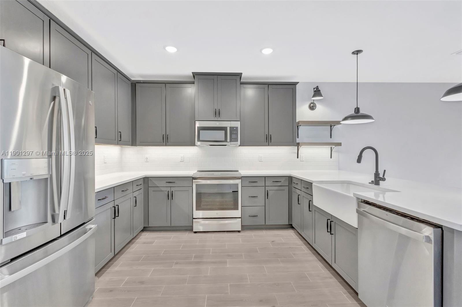 PALM BREEZES PHAE 3A - Residential Lease