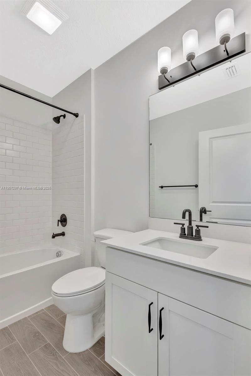 PALM BREEZES PHAE 3A - Residential Lease