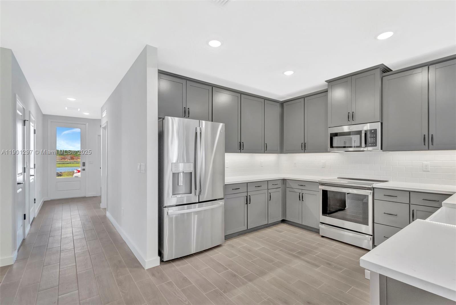 PALM BREEZES PHAE 3A - Residential Lease