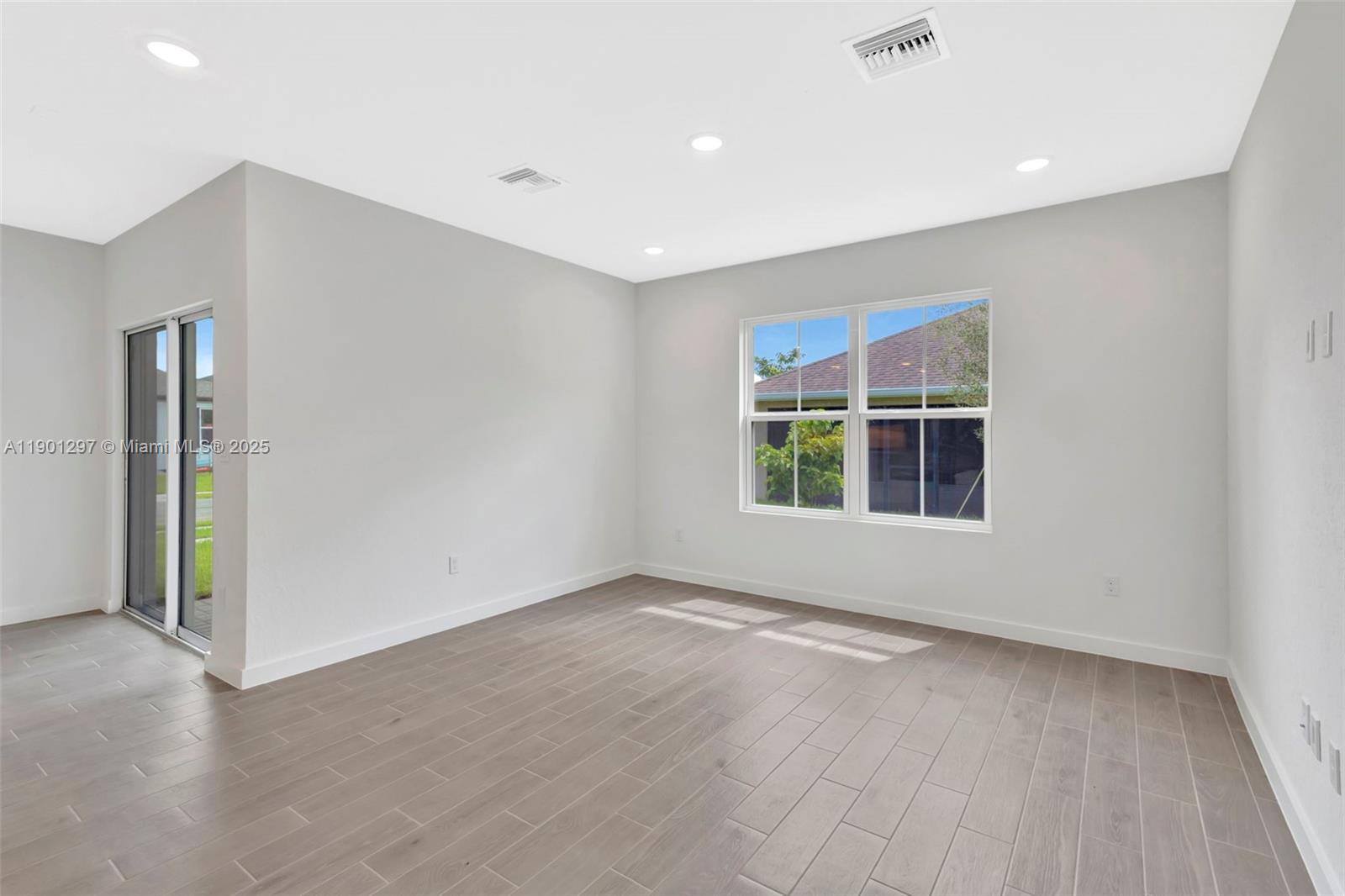 PALM BREEZES PHAE 3A - Residential Lease