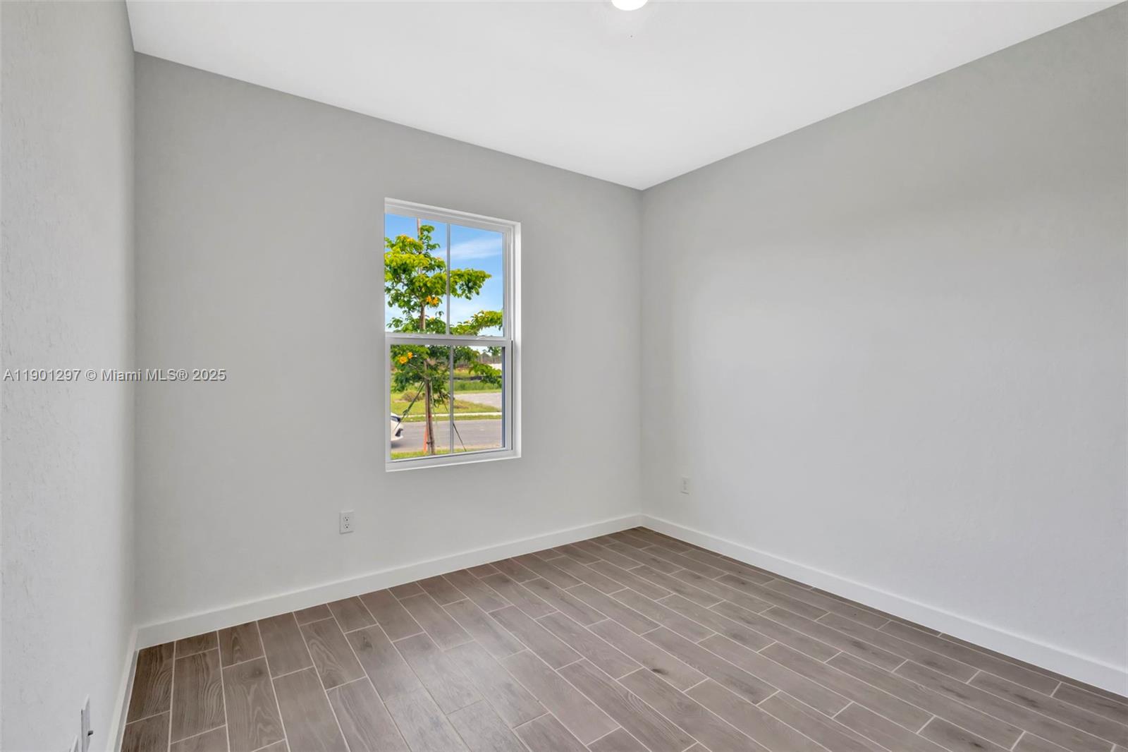 PALM BREEZES PHAE 3A - Residential Lease