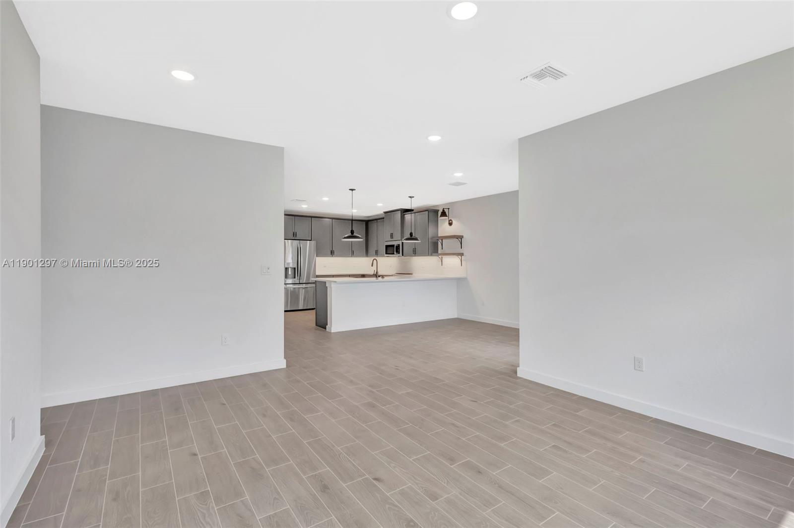 PALM BREEZES PHAE 3A - Residential Lease