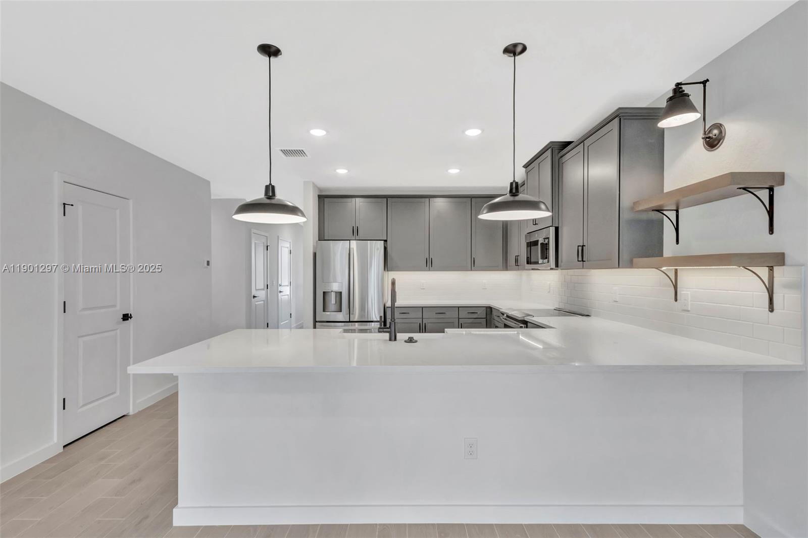 PALM BREEZES PHAE 3A - Residential Lease