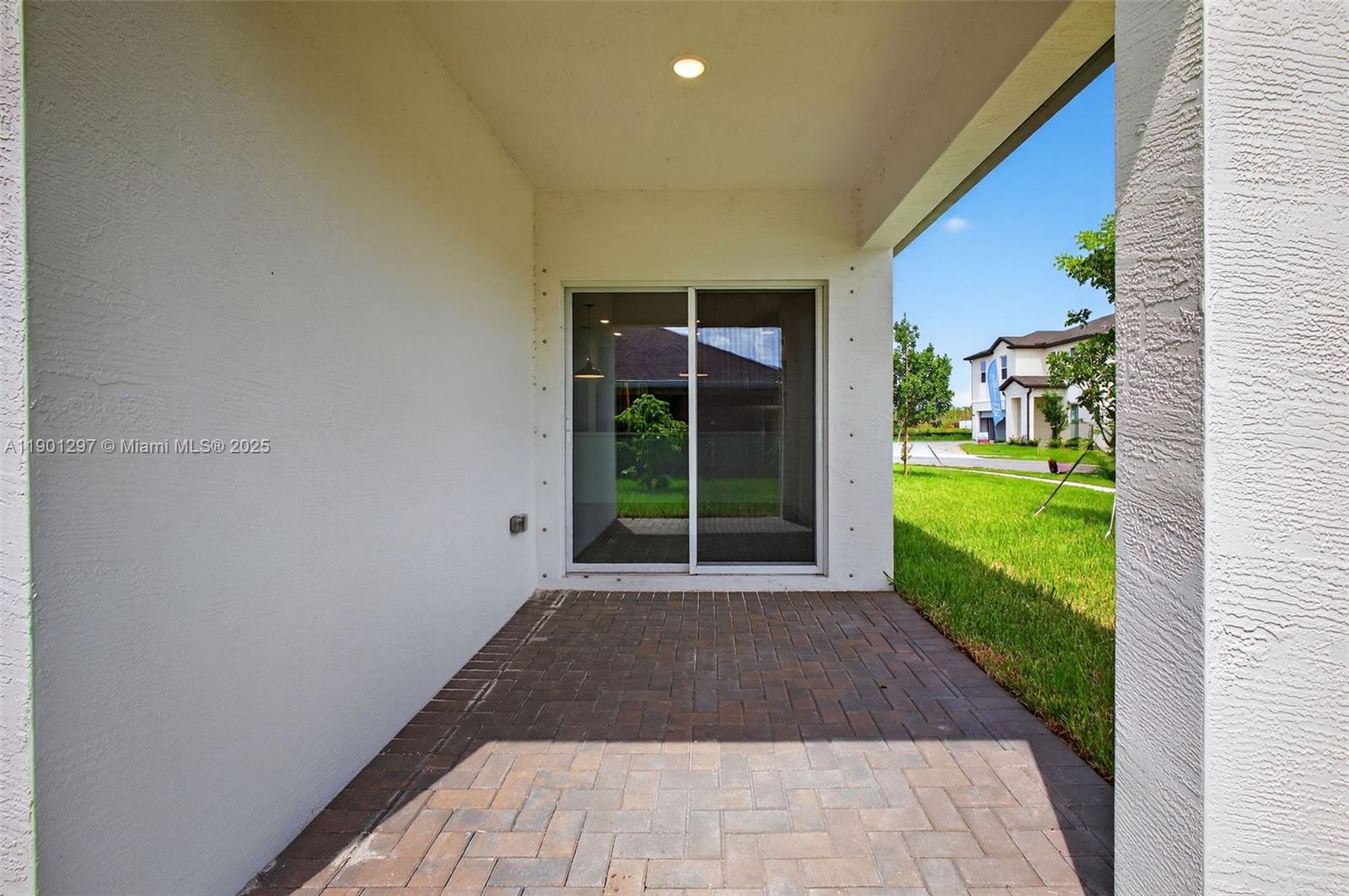 PALM BREEZES PHAE 3A - Residential Lease