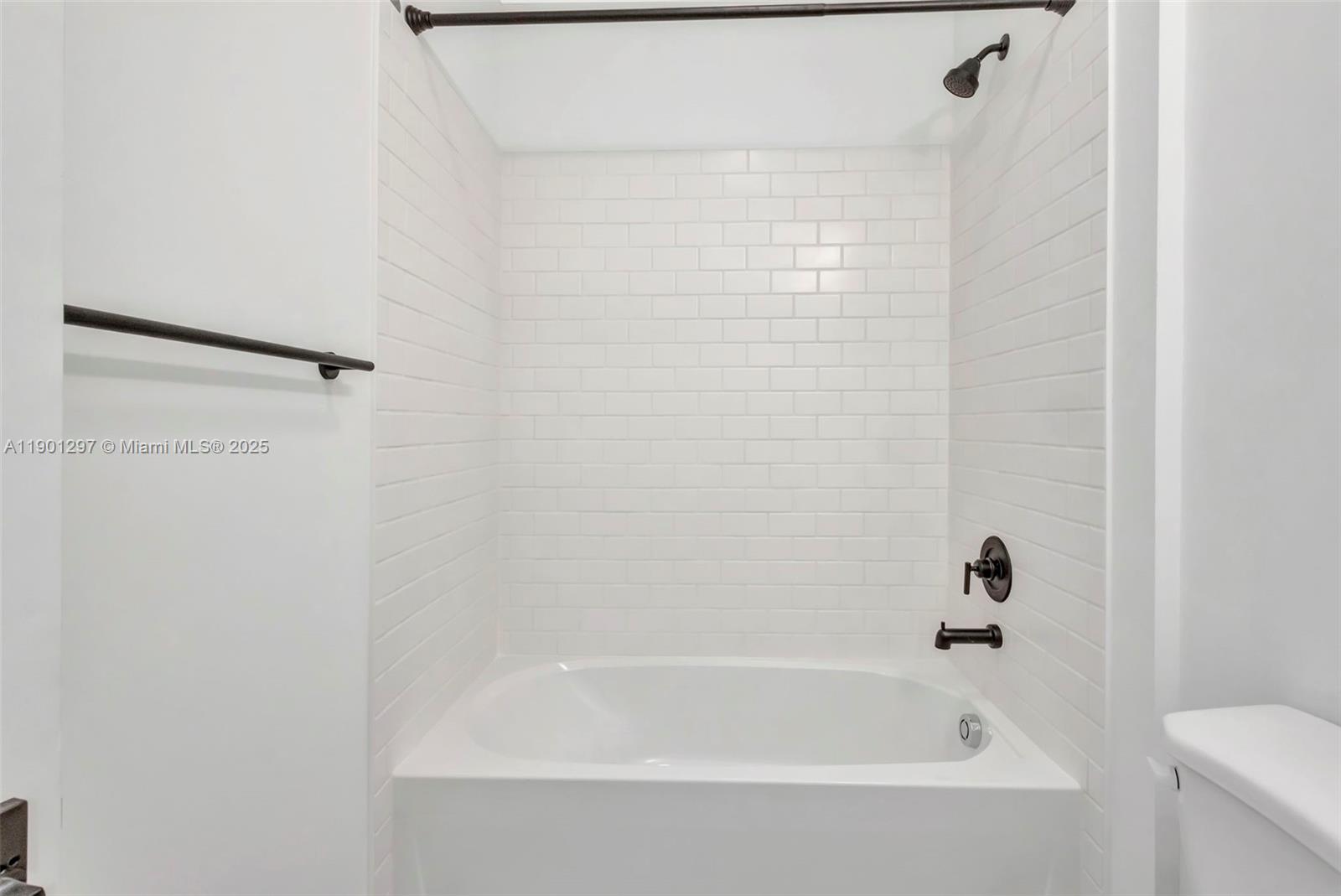 PALM BREEZES PHAE 3A - Residential Lease