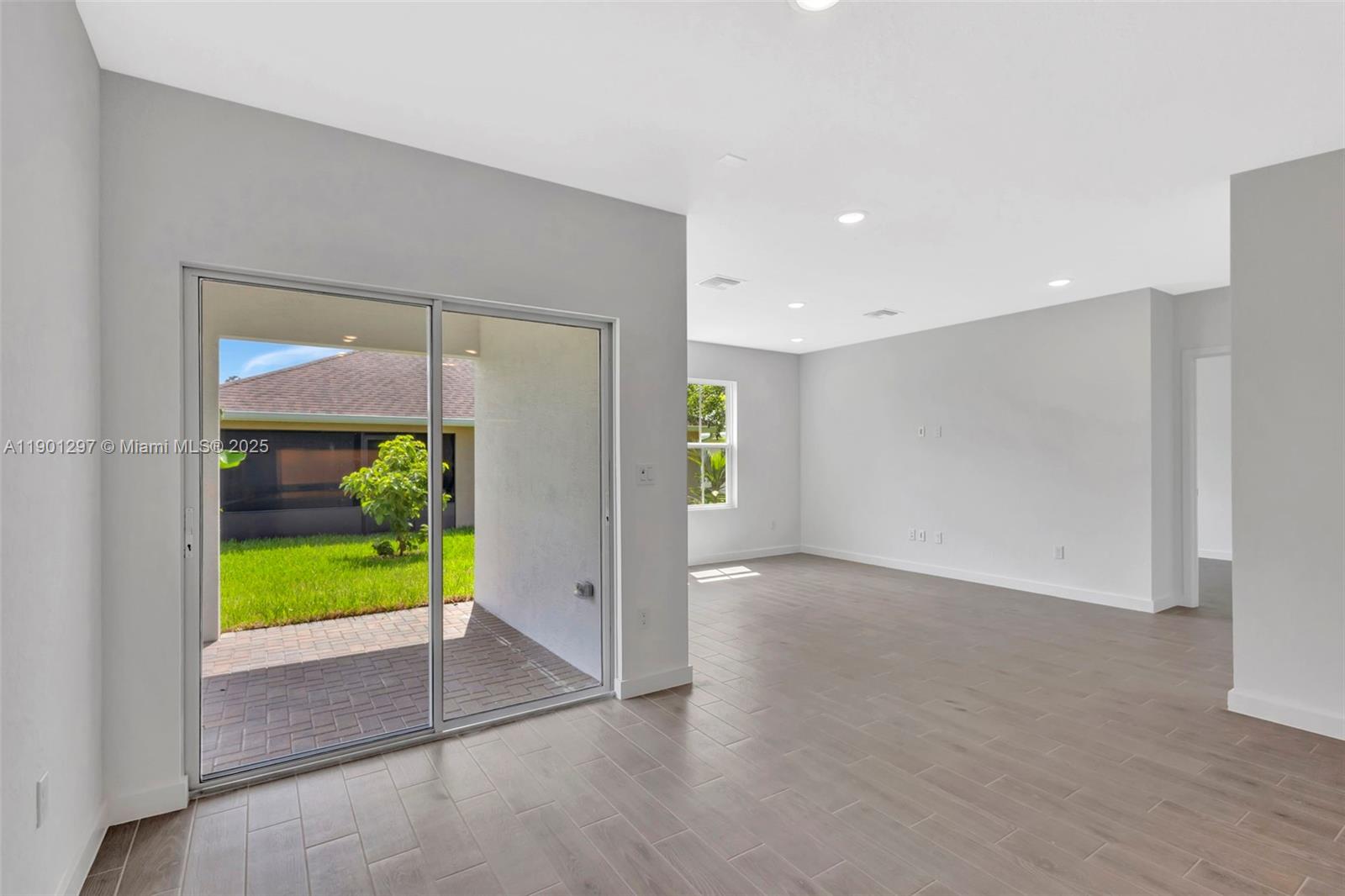 PALM BREEZES PHAE 3A - Residential Lease