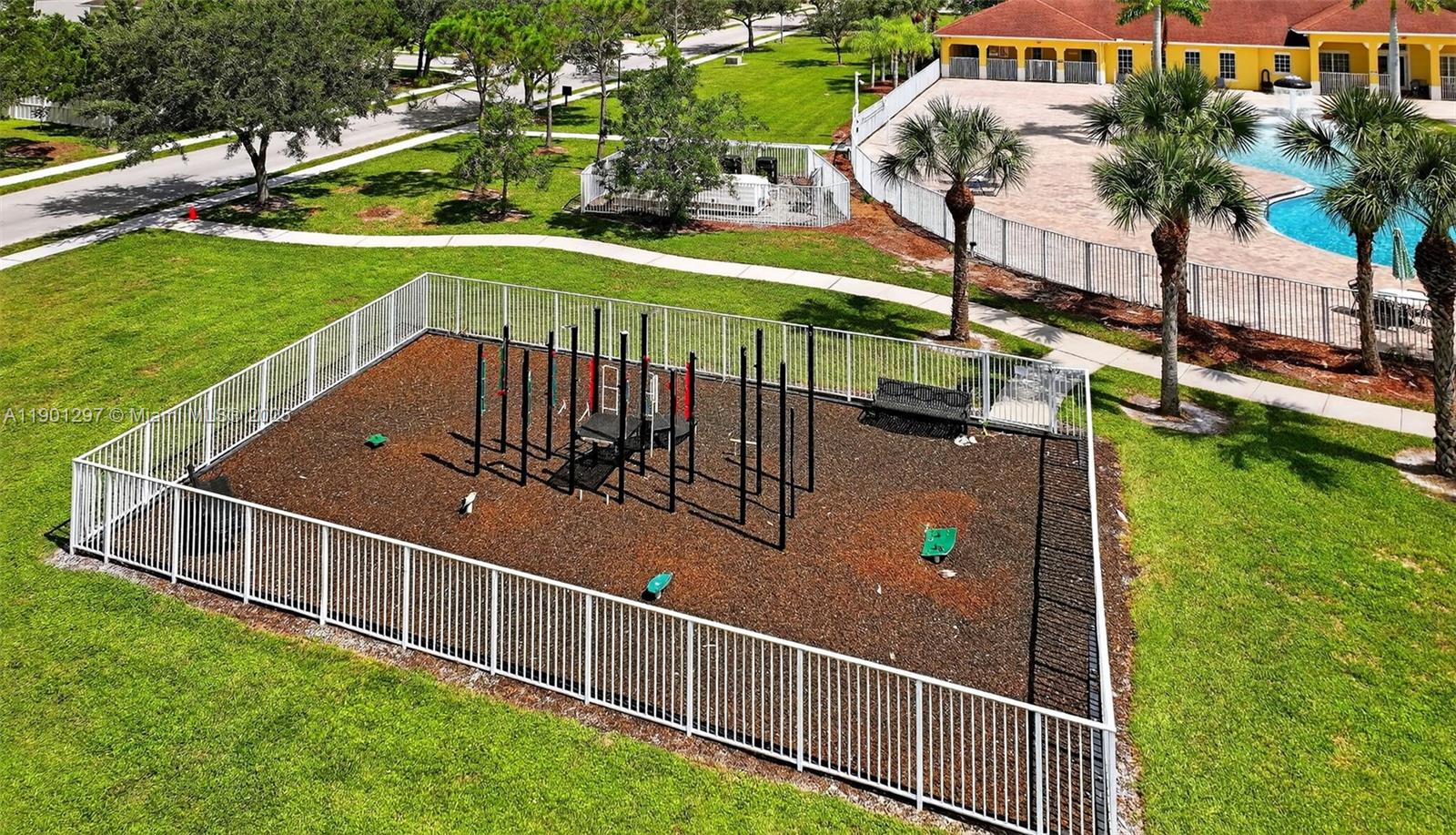 PALM BREEZES PHAE 3A - Residential Lease