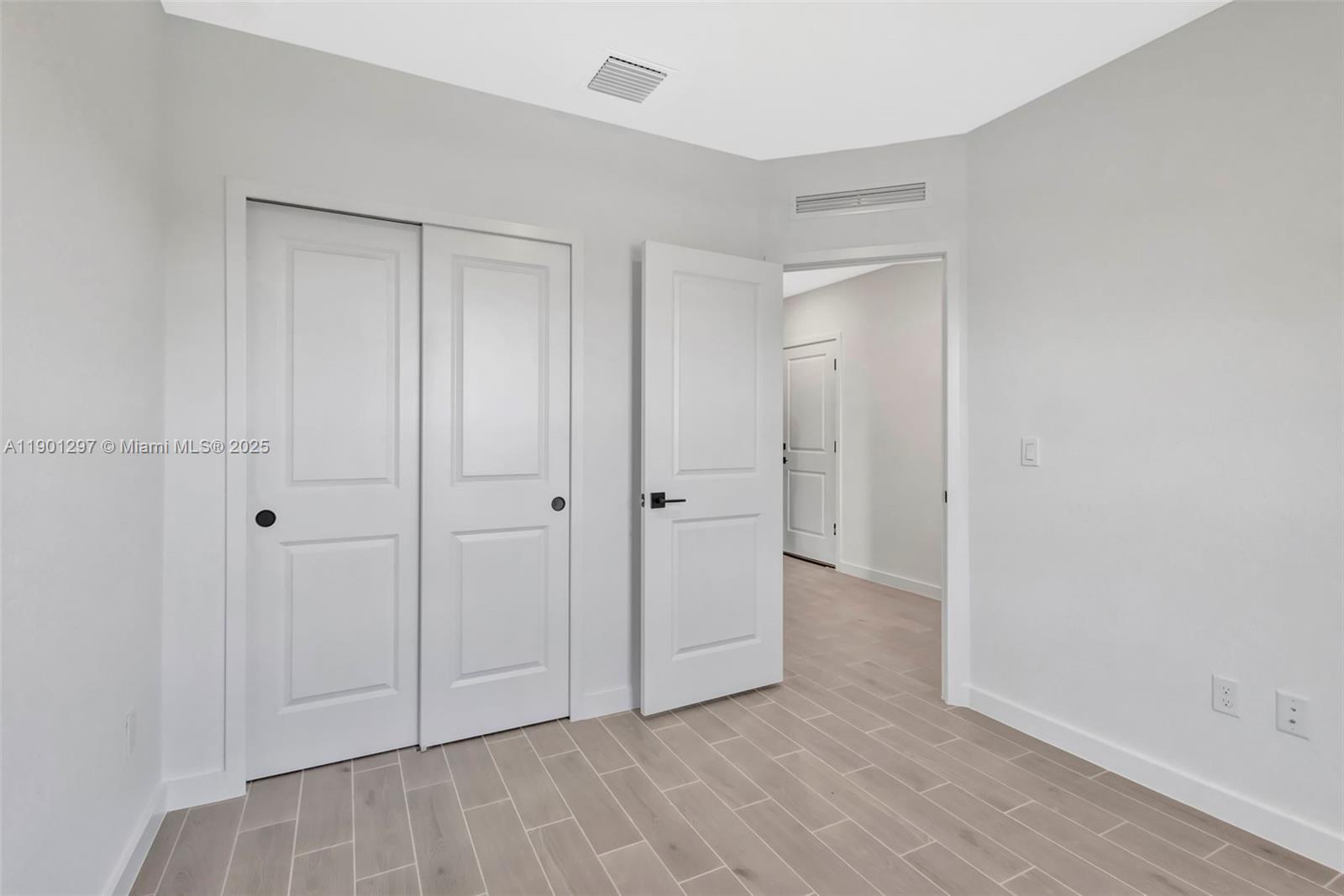 PALM BREEZES PHAE 3A - Residential Lease