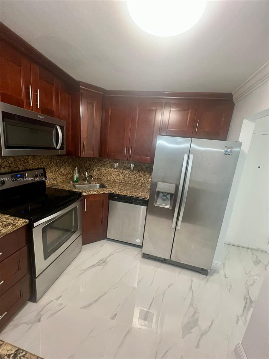 ISLE OF SANDALFOOT CONDO - Residential Lease