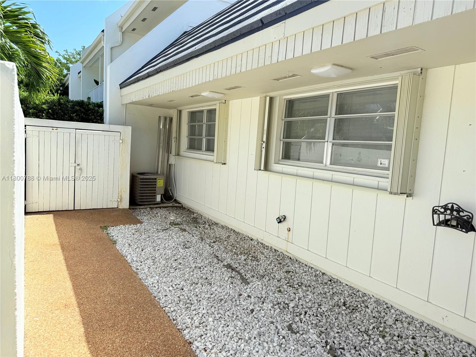8208 SW 81st Pl 8208