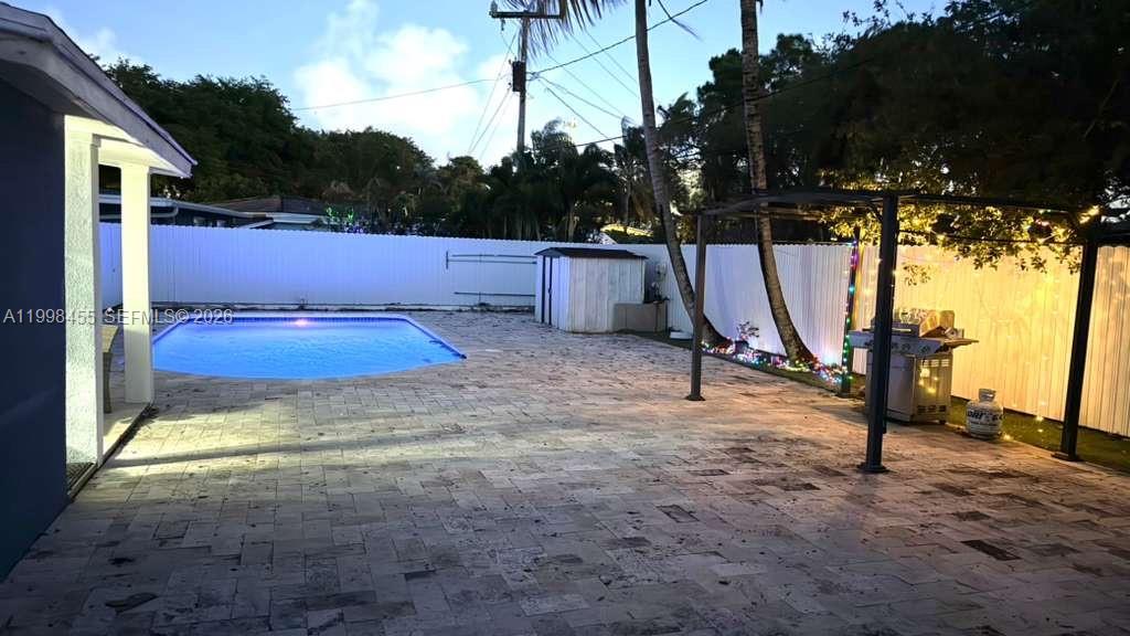 FLAMINGO PARK SEC - Residential Lease