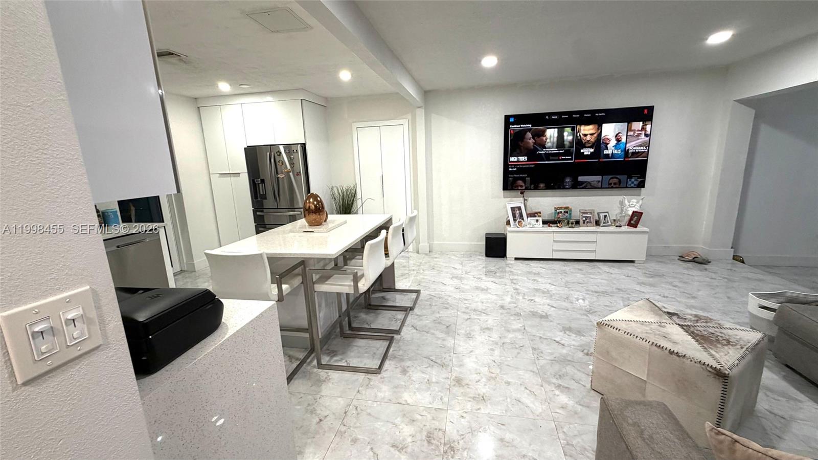 FLAMINGO PARK SEC - Residential Lease