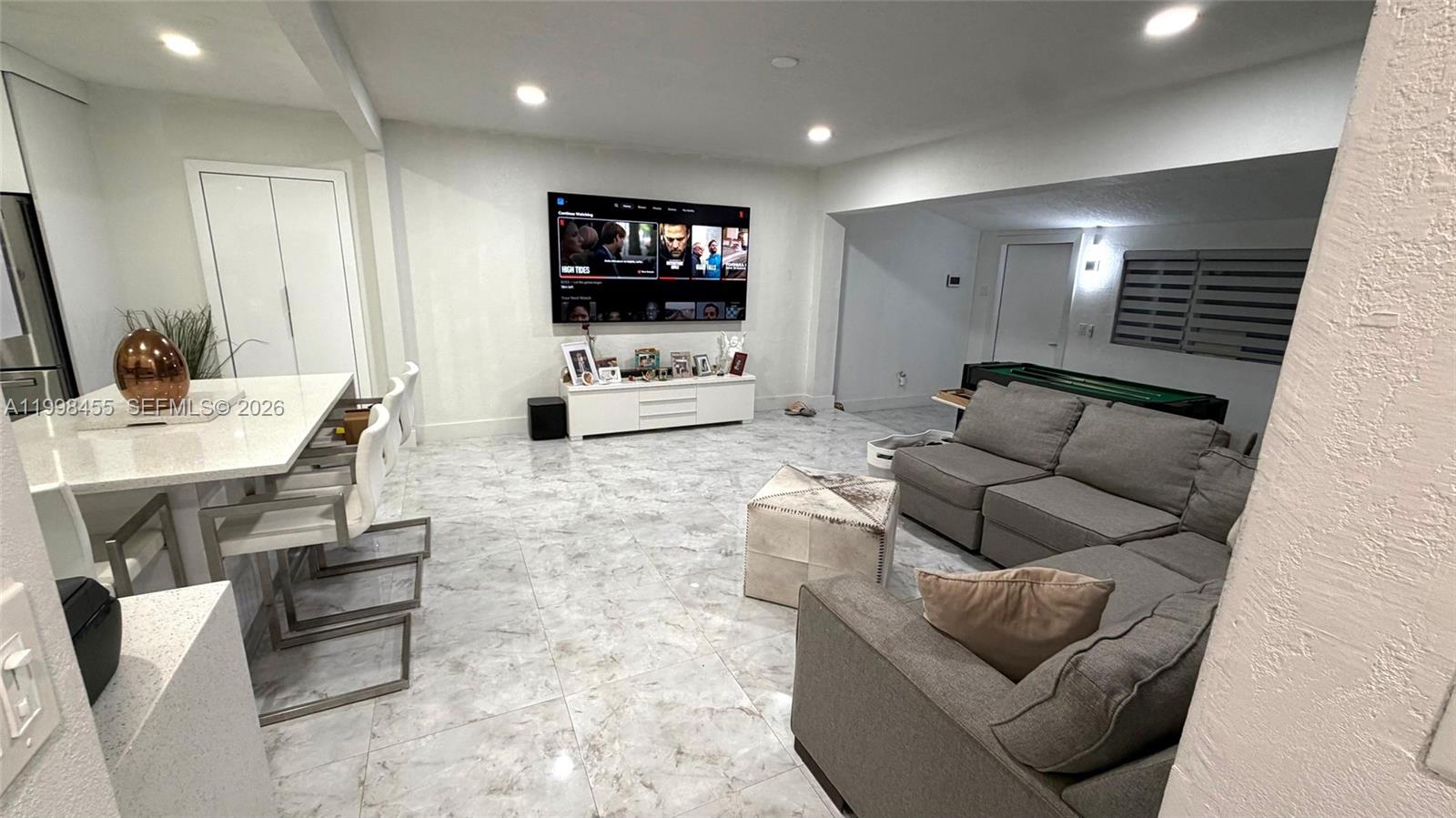 FLAMINGO PARK SEC - Residential Lease