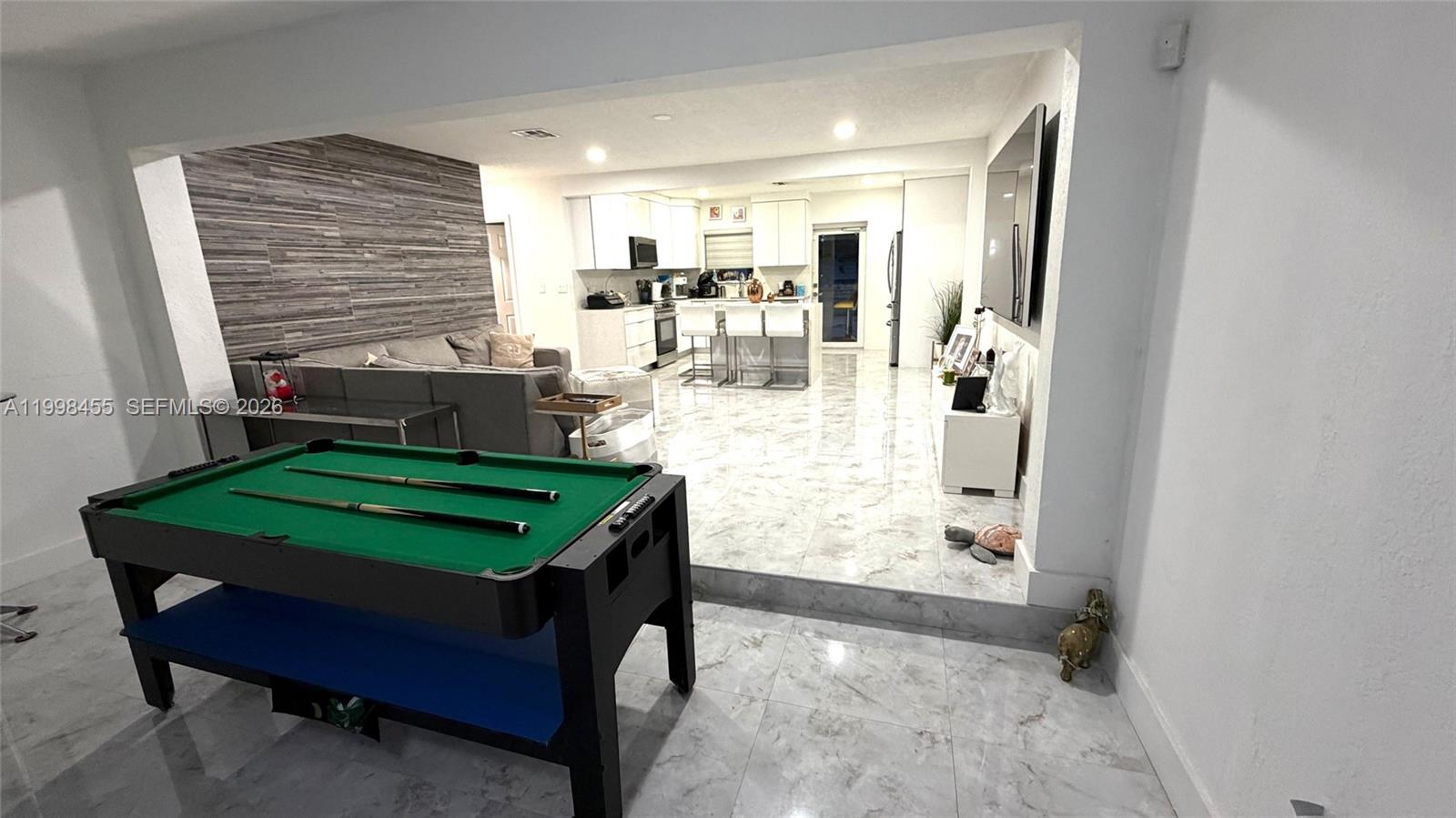 FLAMINGO PARK SEC - Residential Lease