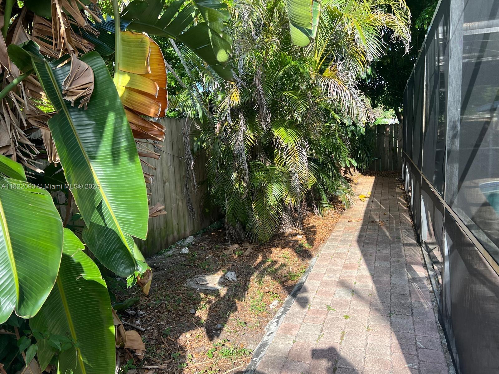 PEMBROKE RANCHES - Residential