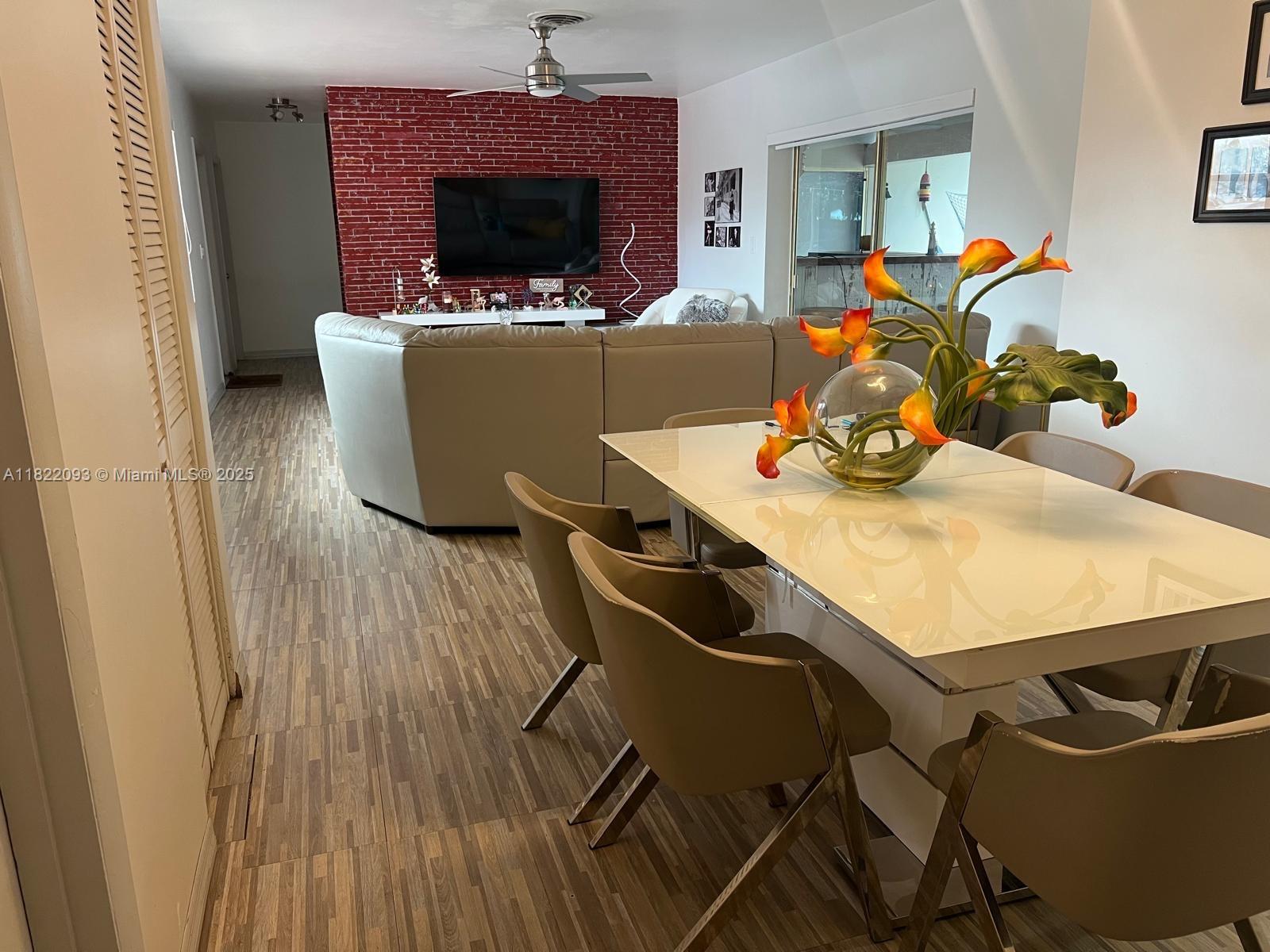 PEMBROKE RANCHES - Residential