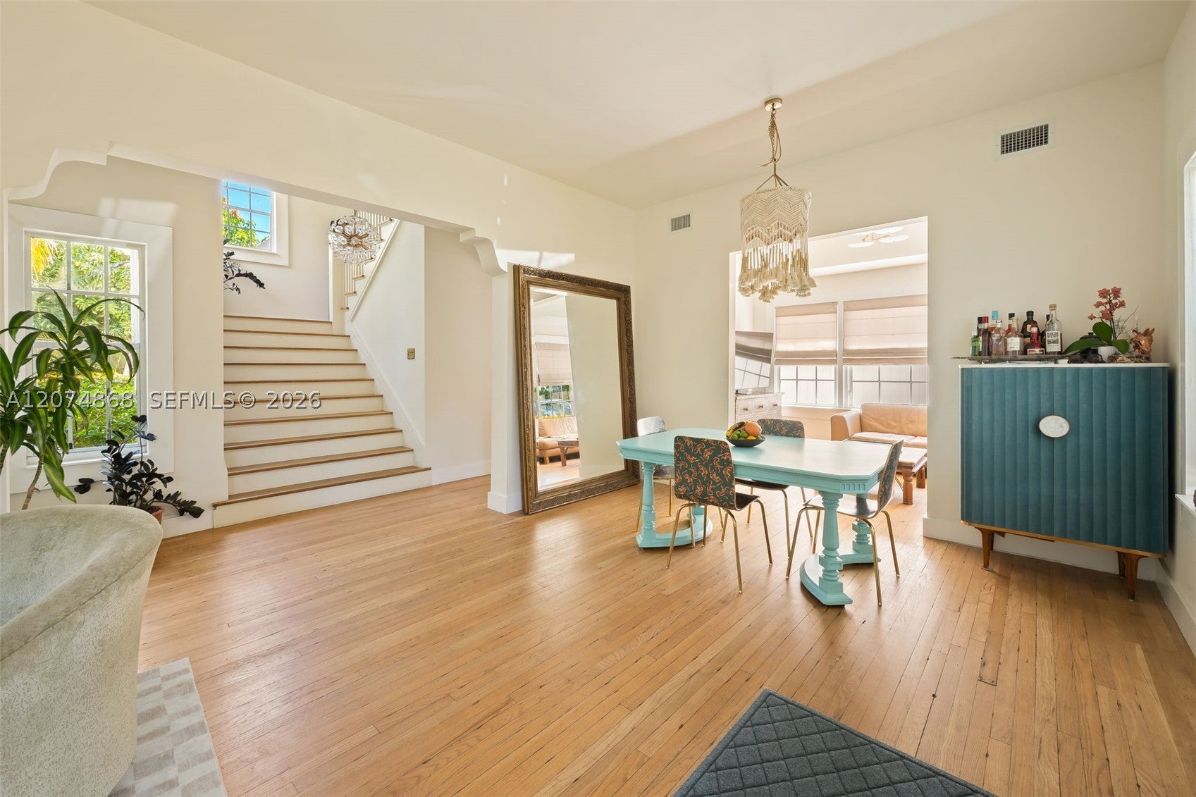 524 W 47th St