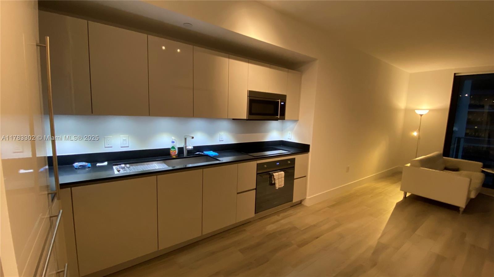 Rental Property at 1010 Brickell Ave 2208, Miami, Broward County, Florida - Bedrooms: 1 
Bathrooms: 2  - $3,900 MO.