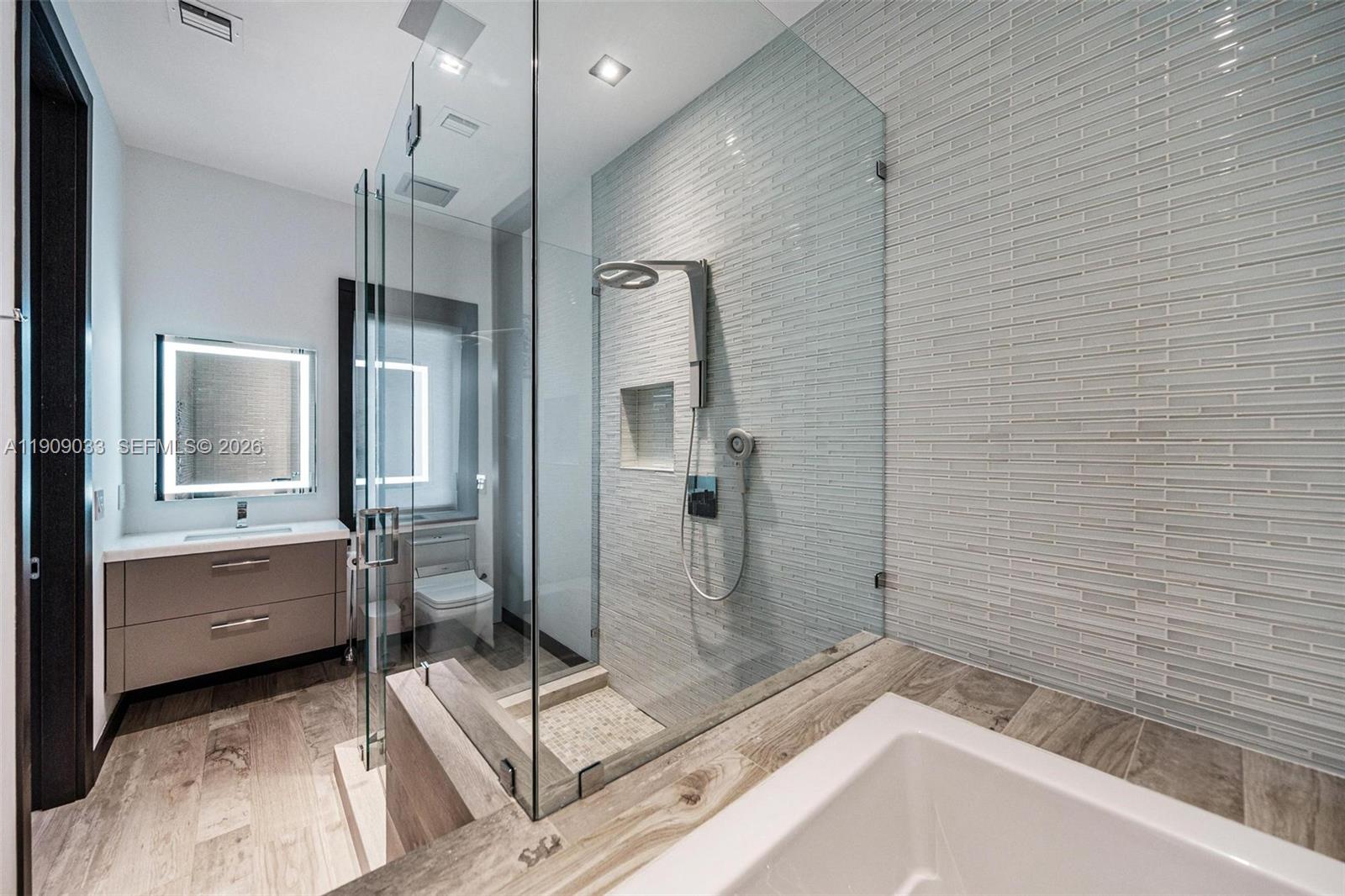 Pinecrest - Residential