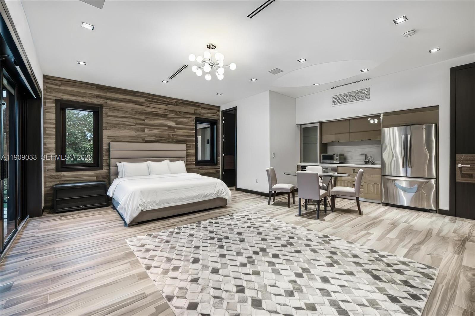 Pinecrest - Residential