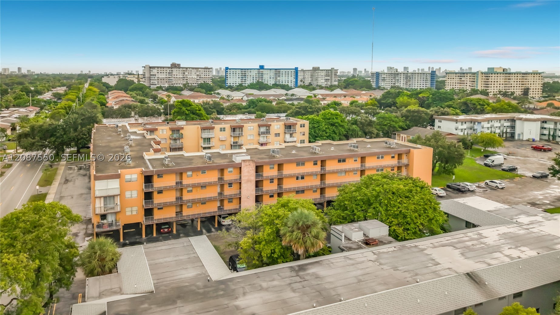 1600 Tallwood Ave 204