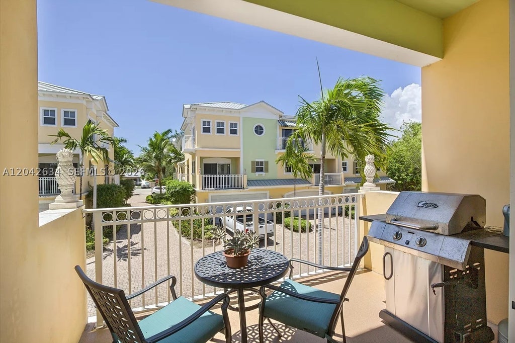 Photo of 708 SE 15th St #5, Fort Lauderdale, FL 33316 (MLS # A12042634)