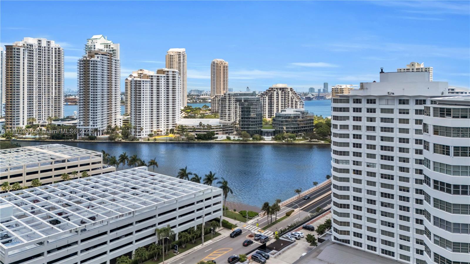 Rental Property at 950 Brickell Bay Dr 1108, Miami, Broward County, Florida - Bedrooms: 1 
Bathrooms: 1  - $2,850 MO.