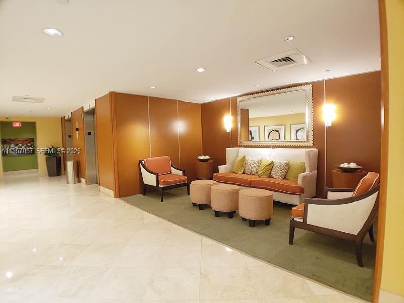 TOSCANO CONDO - Residential