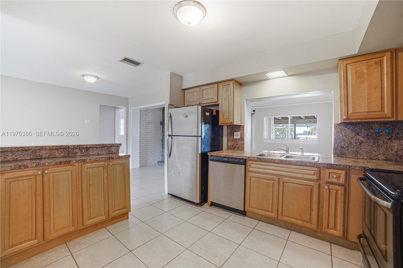 HOLLYWOOD HILLS - Residential