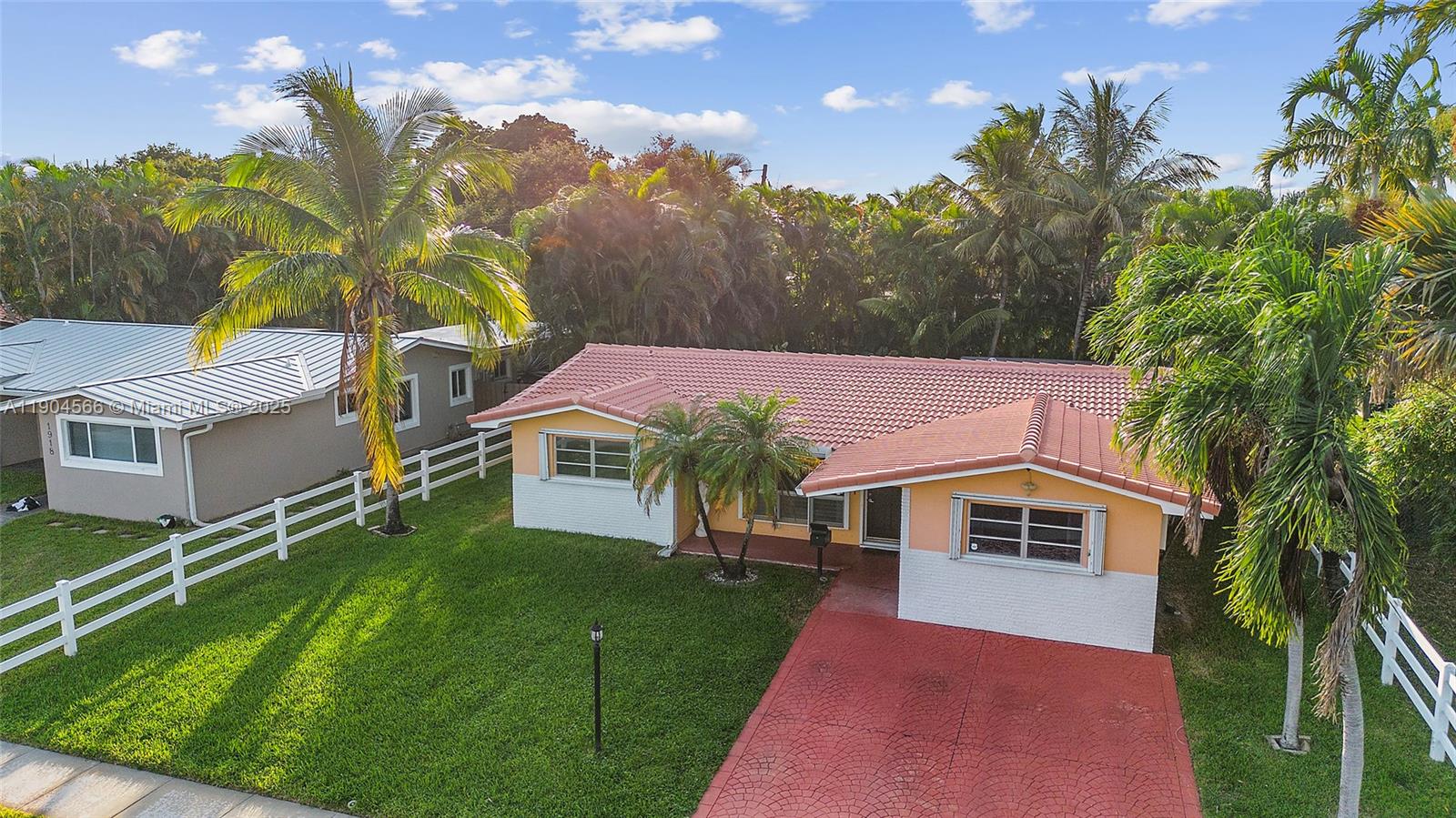 View photos, virtual tours, details... 2000 N 44th Ave