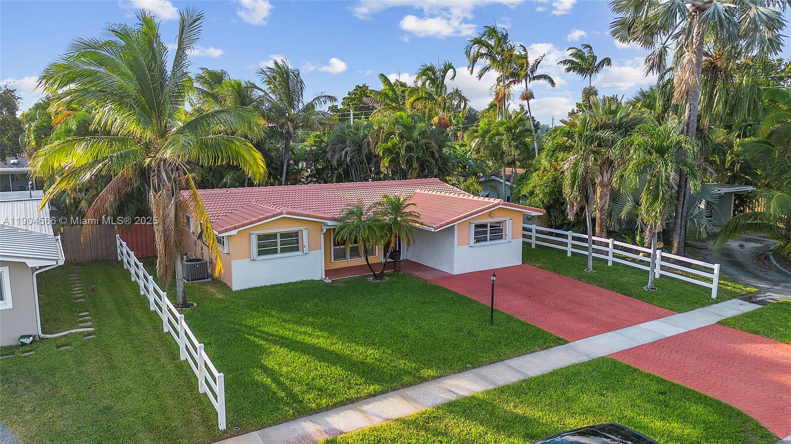 View photos, virtual tours, details... 2000 N 44th Ave