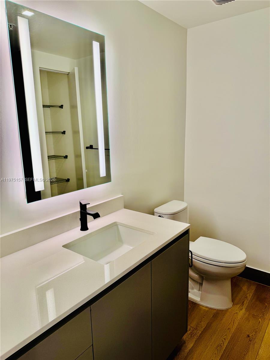 FT LAUDERDALE B-40 - Residential Lease