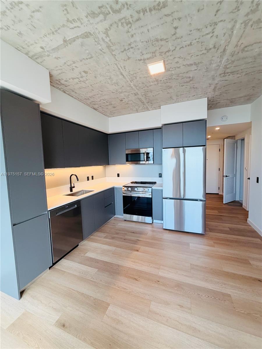 FT LAUDERDALE B-40 - Residential Lease