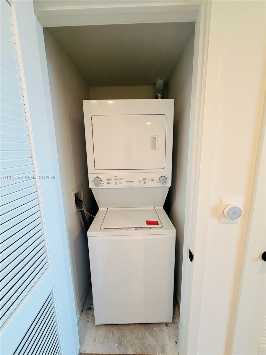 FT LAUDERDALE B-40 - Residential Lease