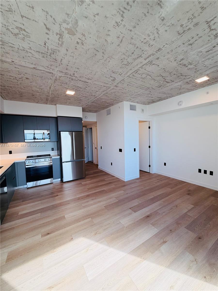 FT LAUDERDALE B-40 - Residential Lease