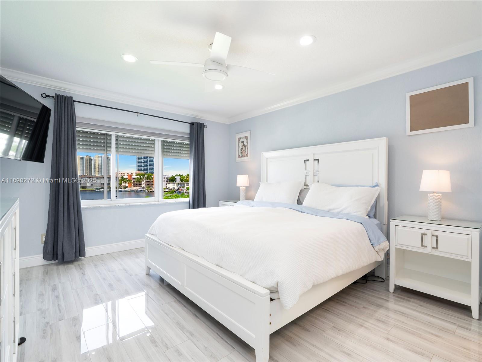GOLDEN ISLES TOWERS CONDO - Residential