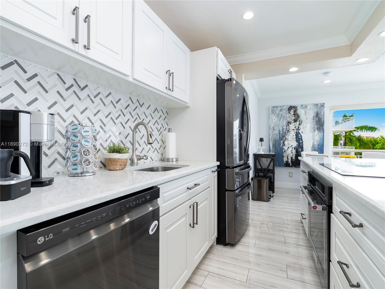 GOLDEN ISLES TOWERS CONDO - Residential
