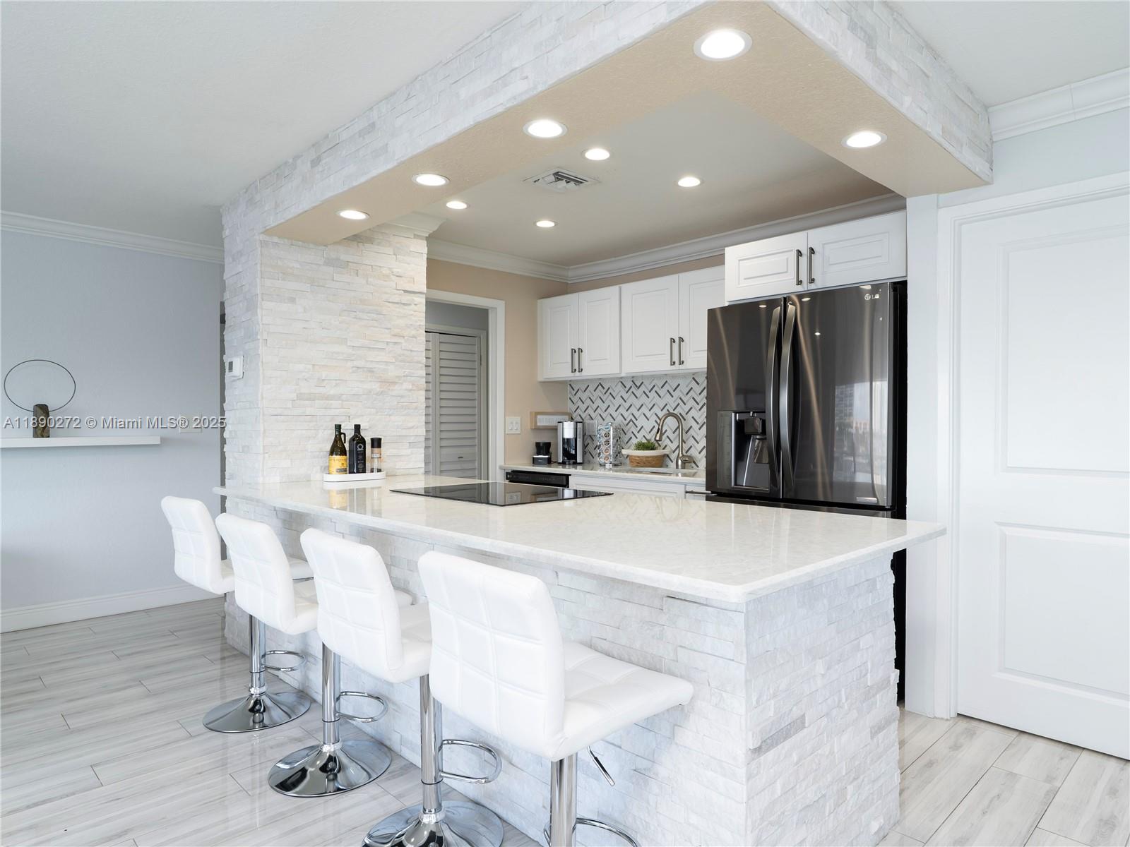 GOLDEN ISLES TOWERS CONDO - Residential
