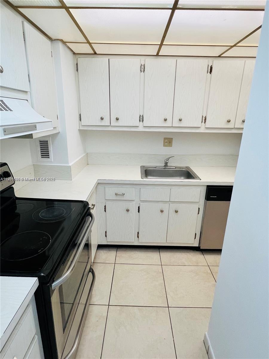 KENNEDY HOUSE CONDO - Residential