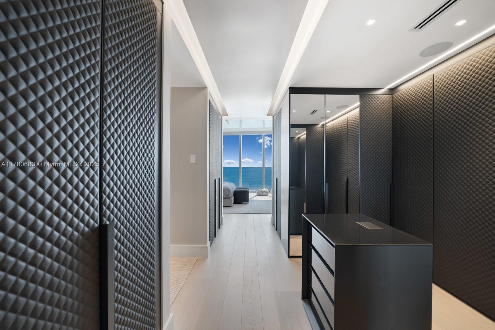 NORTH BISCAYNE BEACH AMEN - Residential
