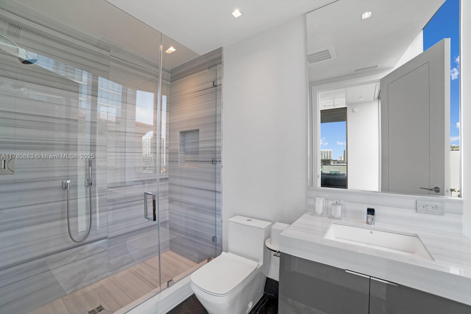 NORTH BISCAYNE BEACH AMEN - Residential
