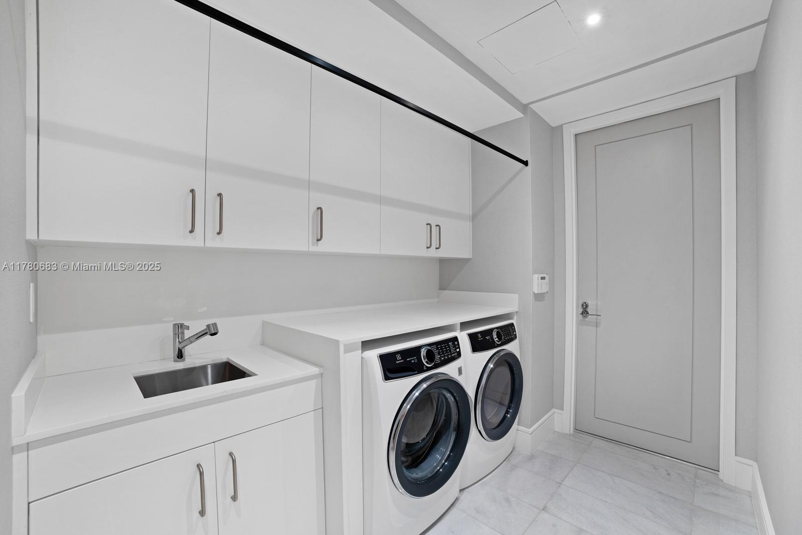 NORTH BISCAYNE BEACH AMEN - Residential